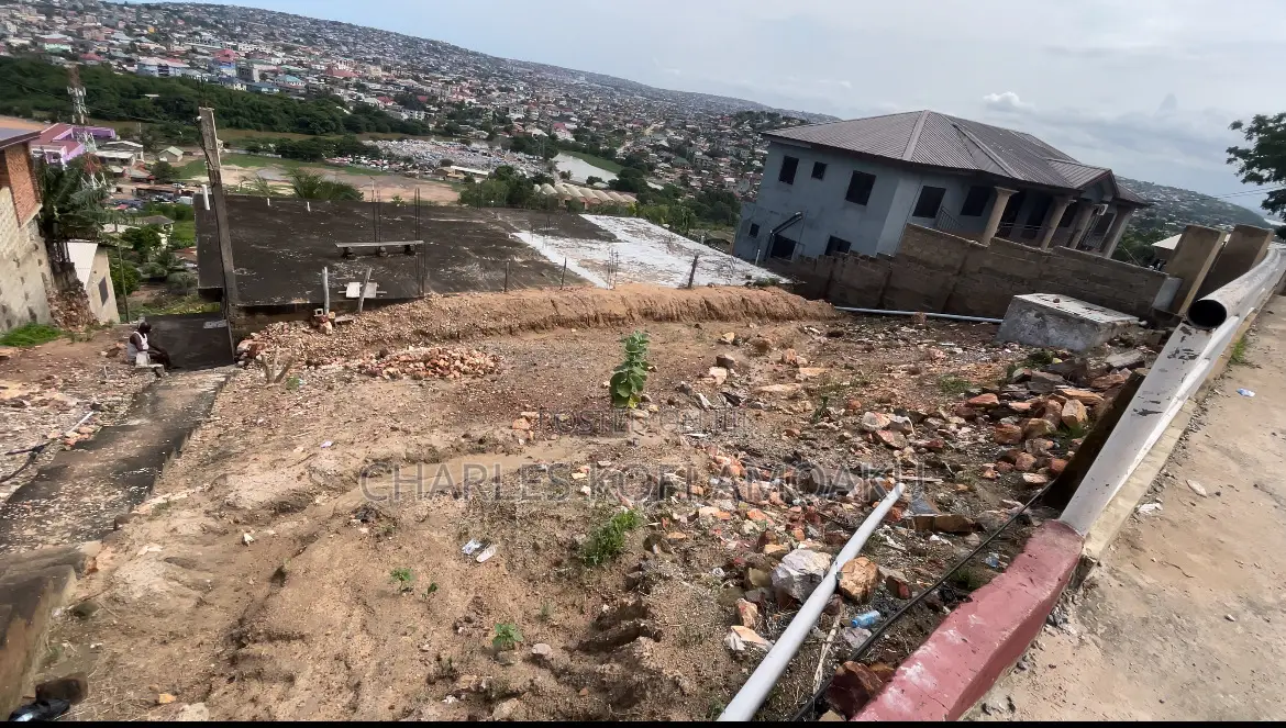 5bdrm House in The Danso Family, Top Base for sale