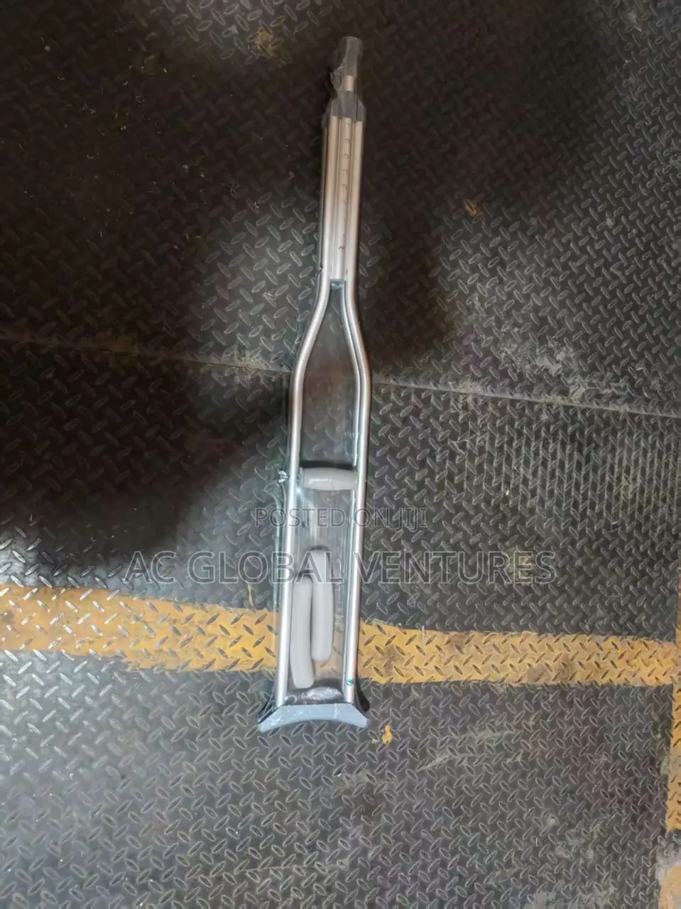 Armpit Crutches