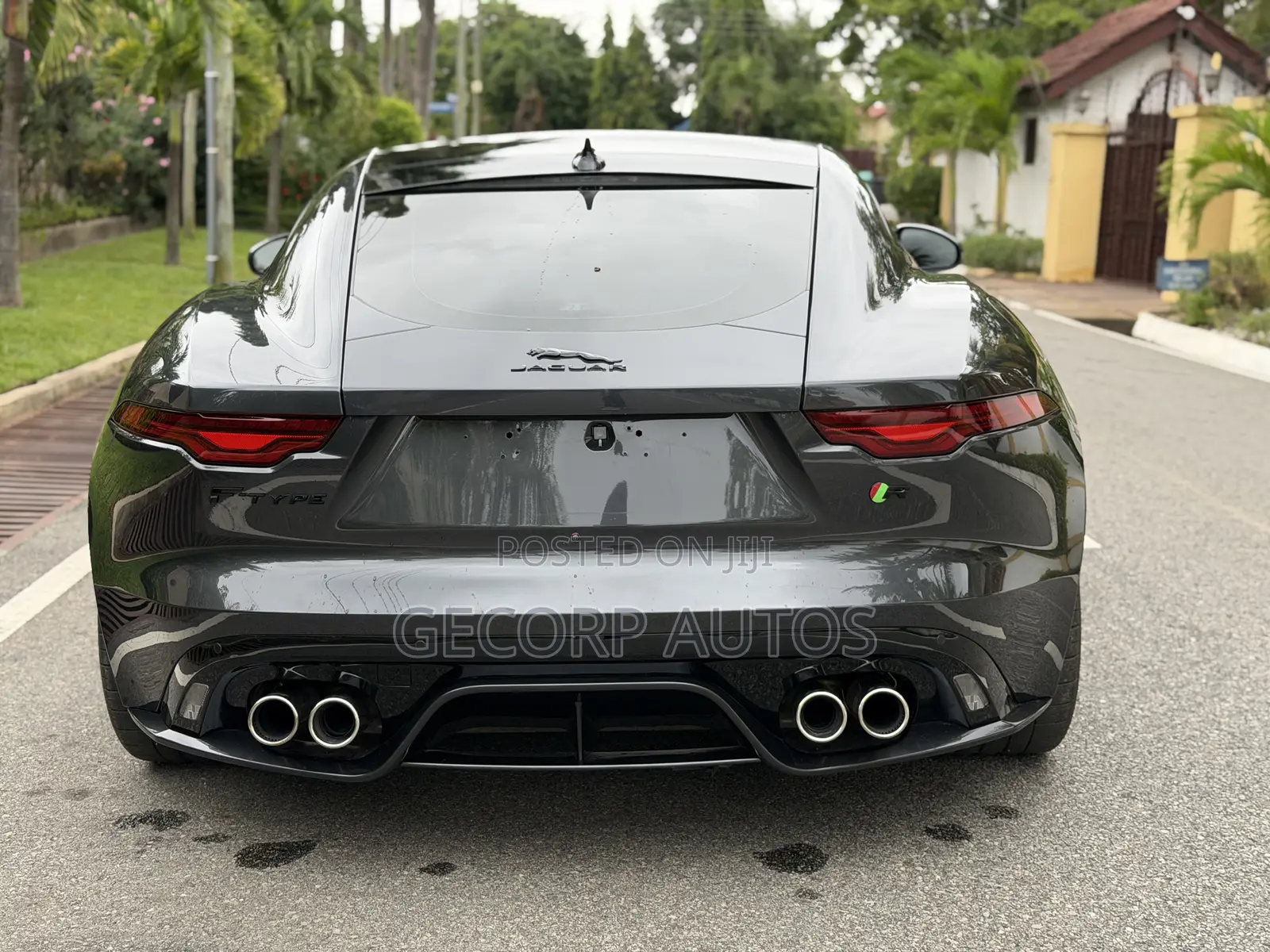 Jaguar F-Type R Coupe AWD 2023 Gray