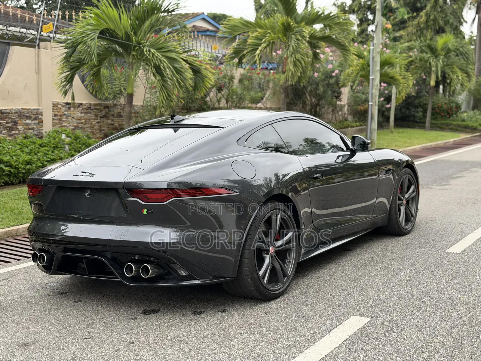 Jaguar F-Type R Coupe AWD 2023 Gray