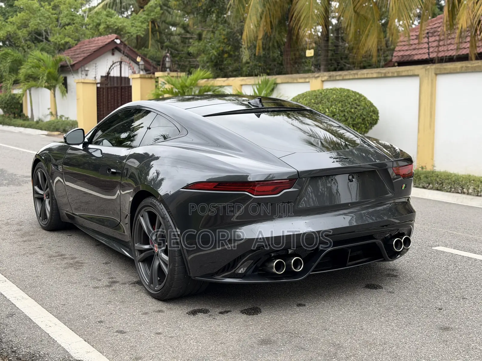 Jaguar F-Type R Coupe AWD 2023 Gray