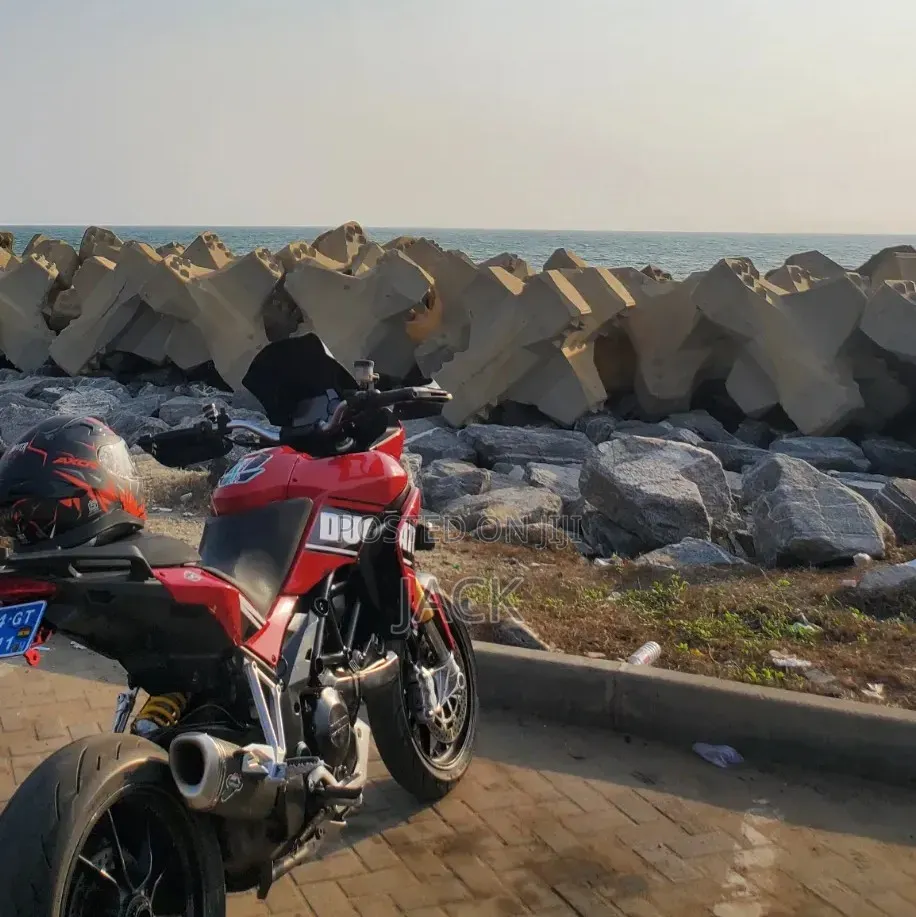 Ducati Multistrada V2 S 2014 Red