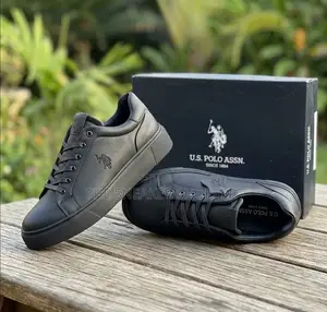 Polo Casual All Black Sneakers