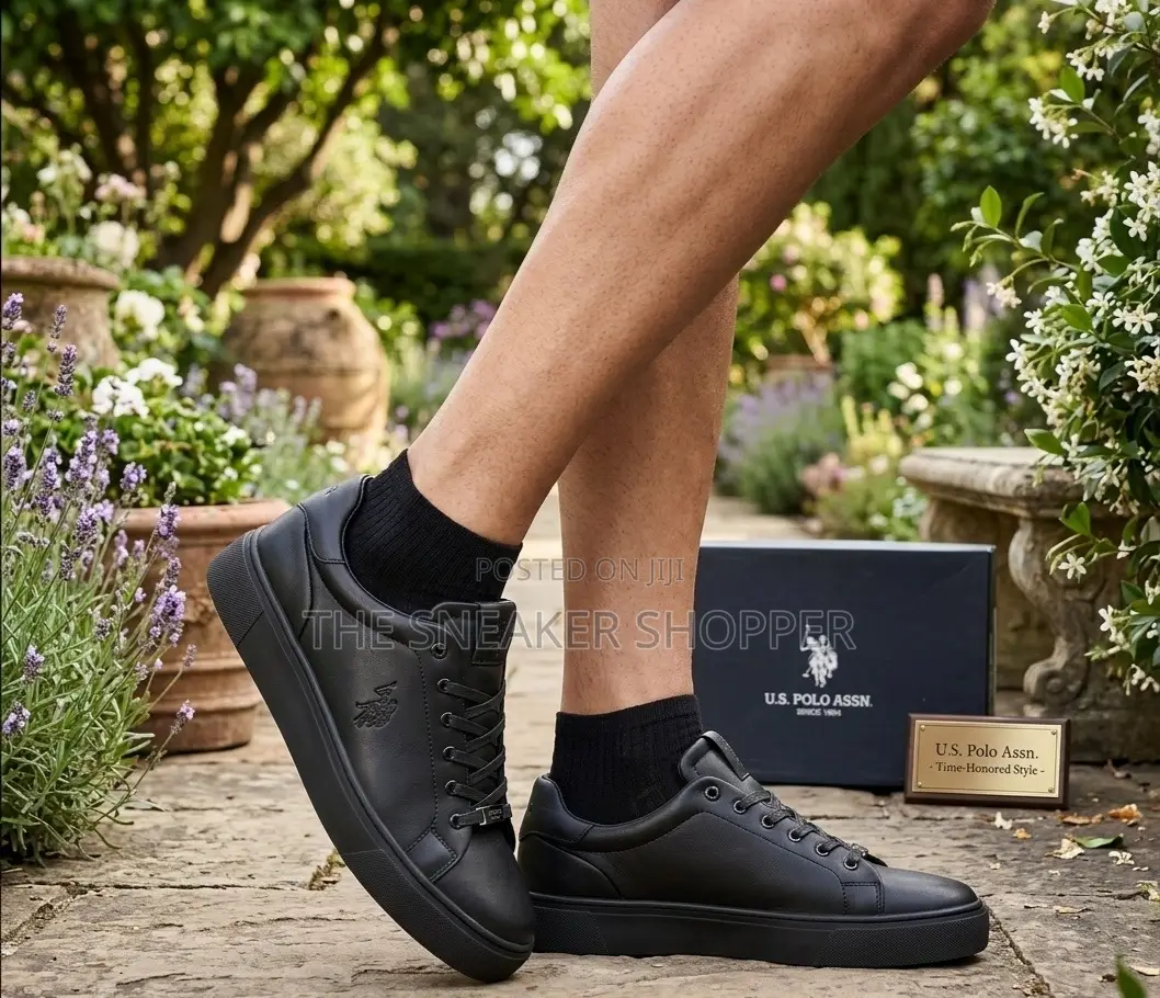 Polo Casual All Black Sneakers