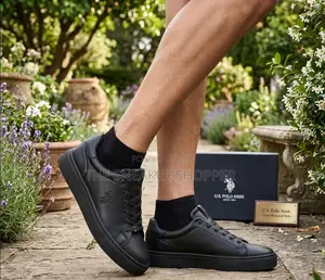 Polo Casual All Black Sneakers