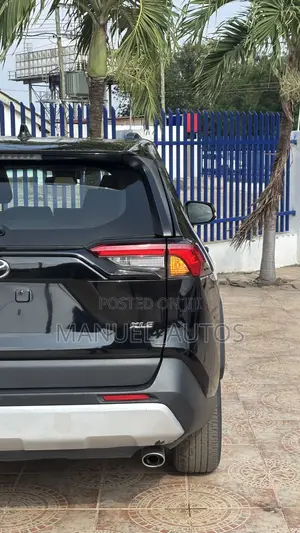 Toyota RAV4 XLE AWD 2024 Black