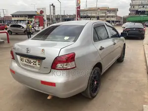 Toyota Belta 2012 Silver