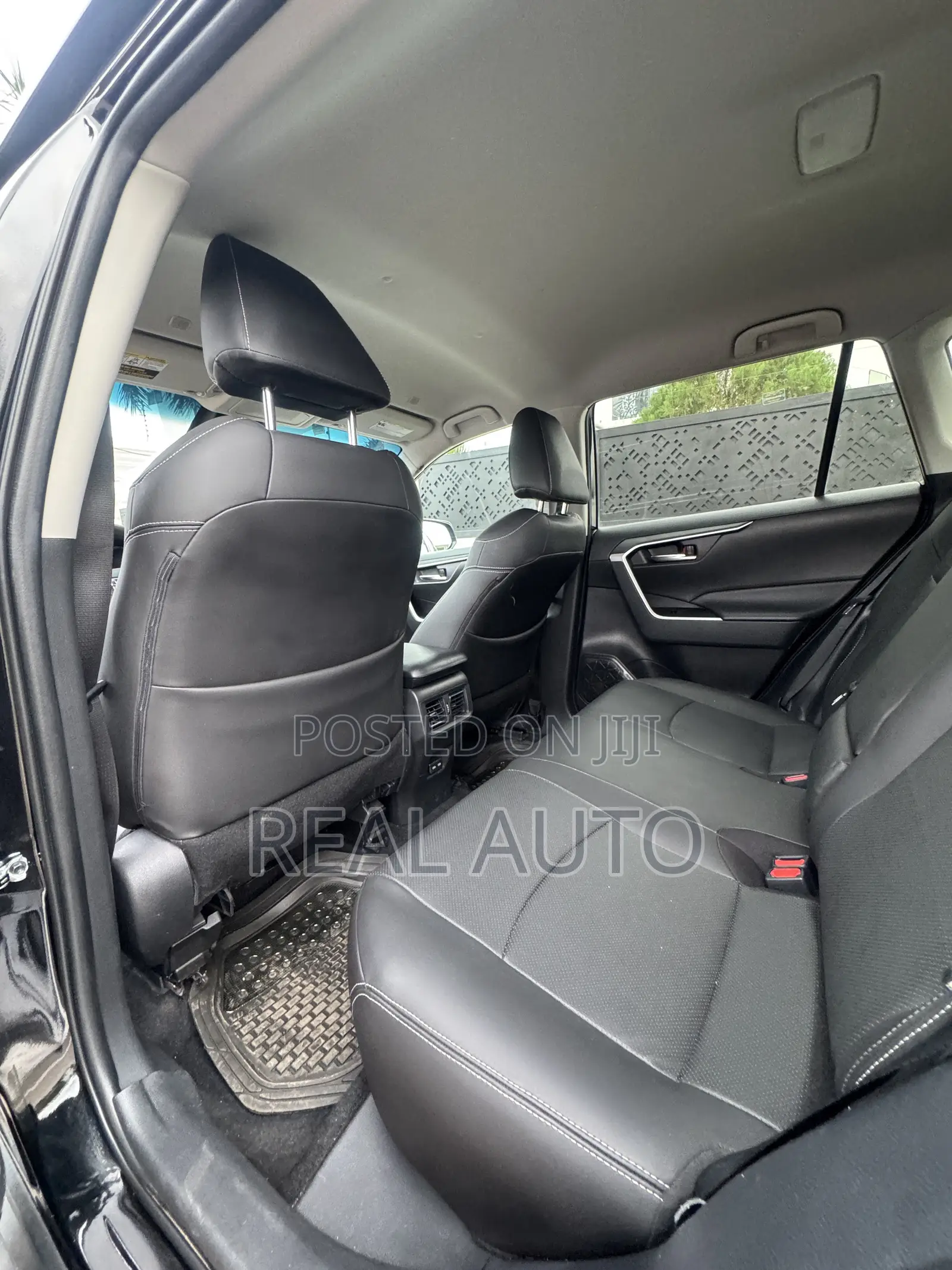 Toyota RAV4 XLE Premium AWD 2024 Black