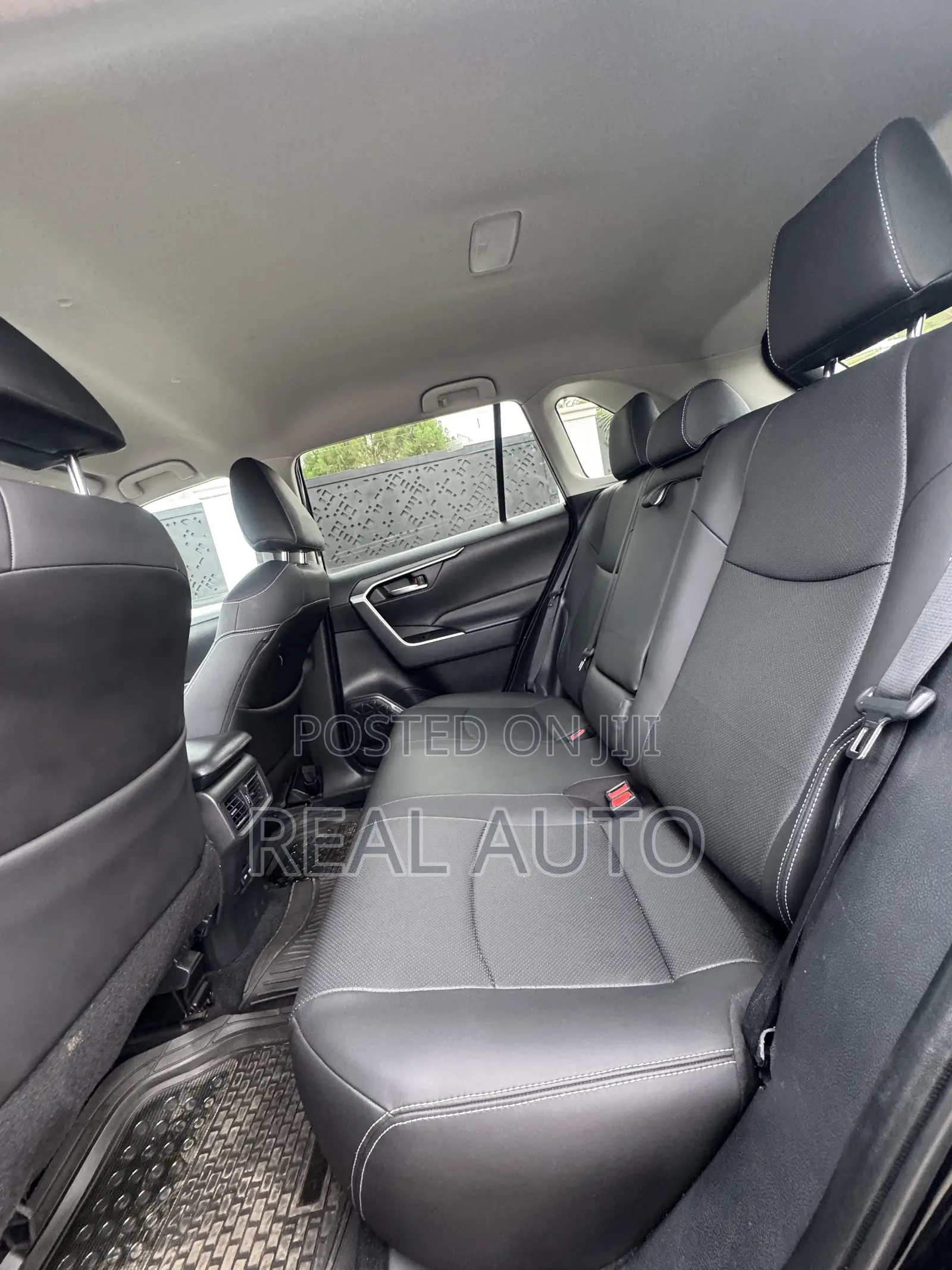 Toyota RAV4 XLE Premium AWD 2024 Black