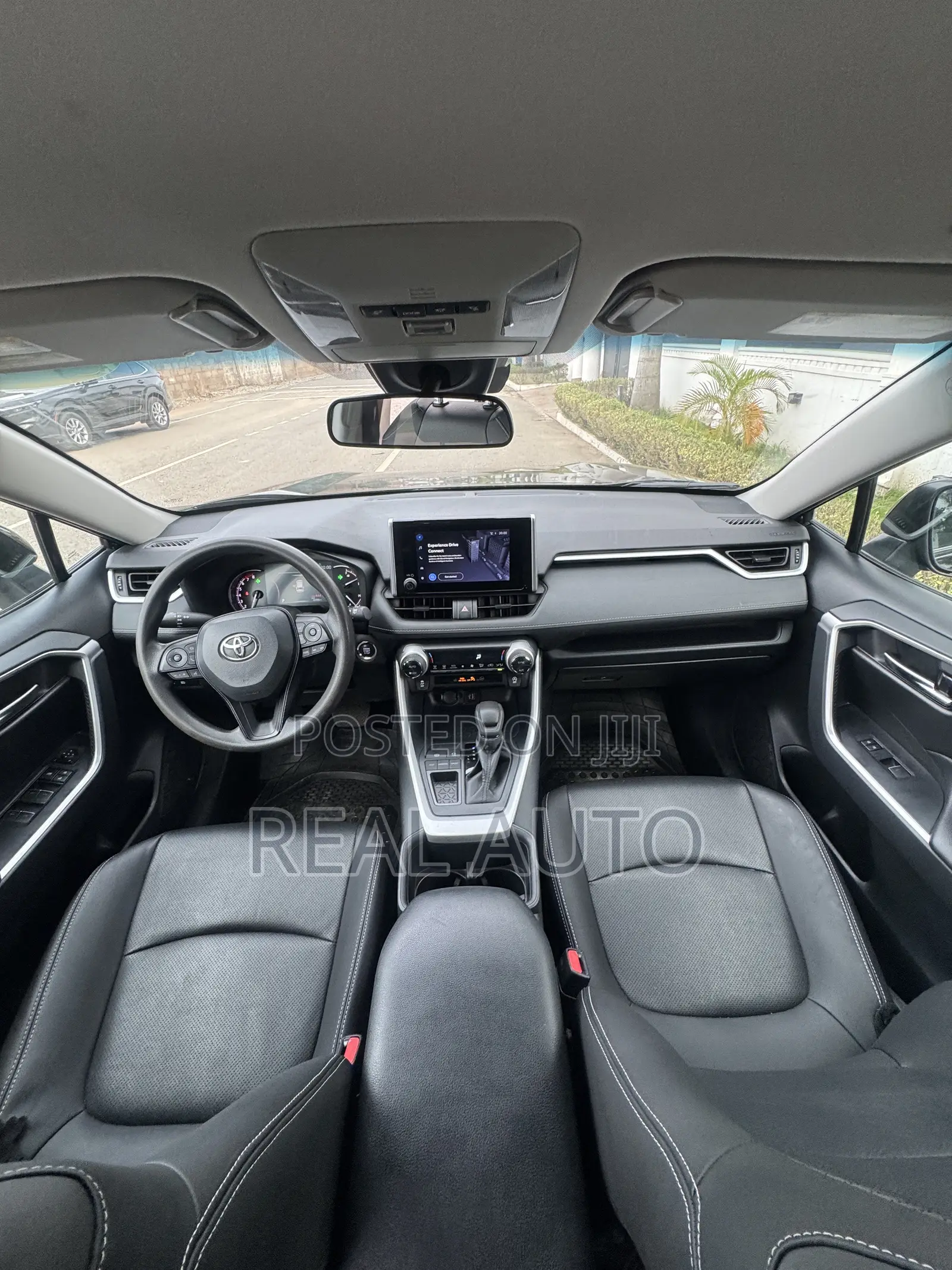 Toyota RAV4 XLE Premium AWD 2024 Black