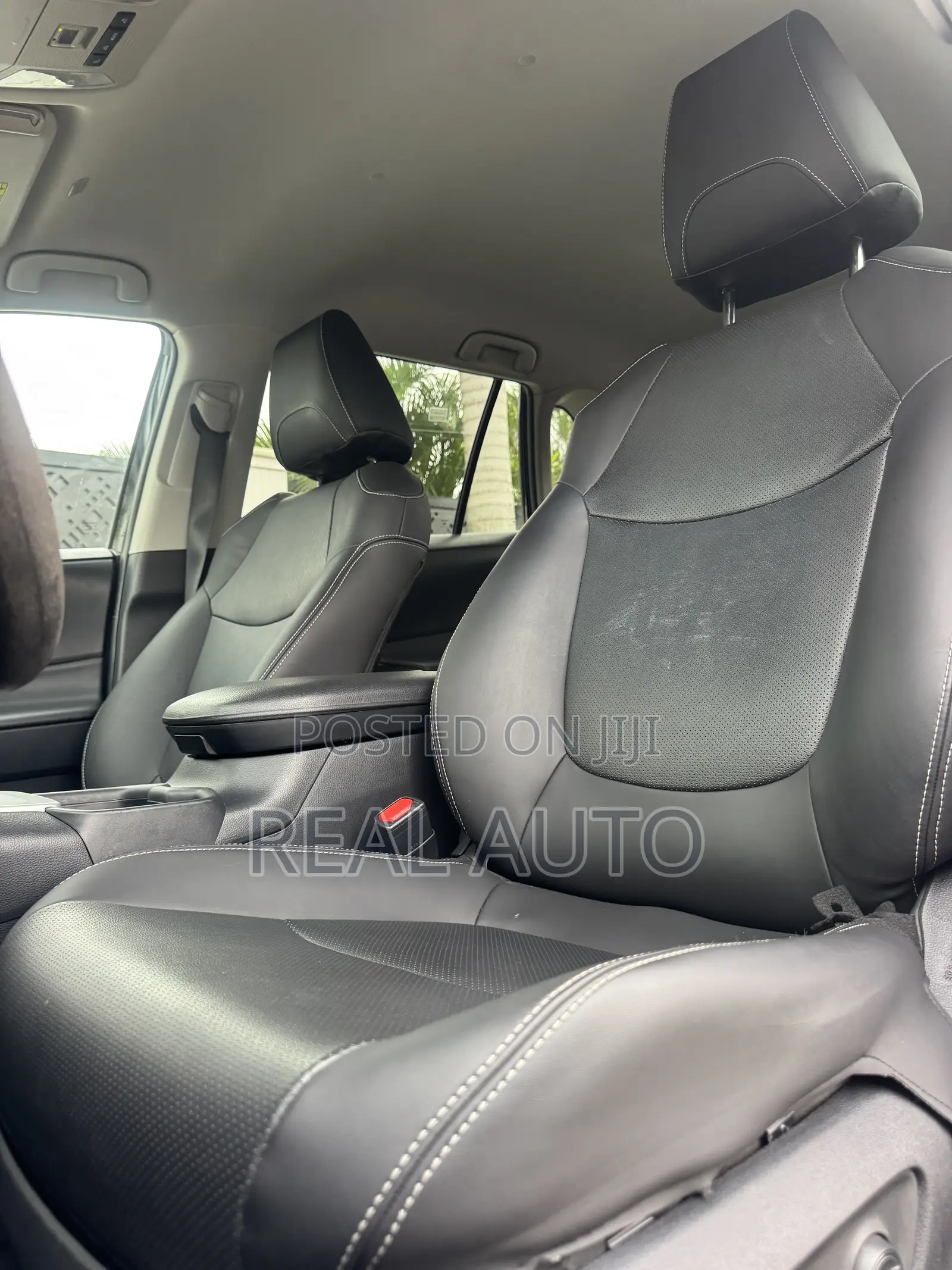 Toyota RAV4 XLE Premium AWD 2024 Black