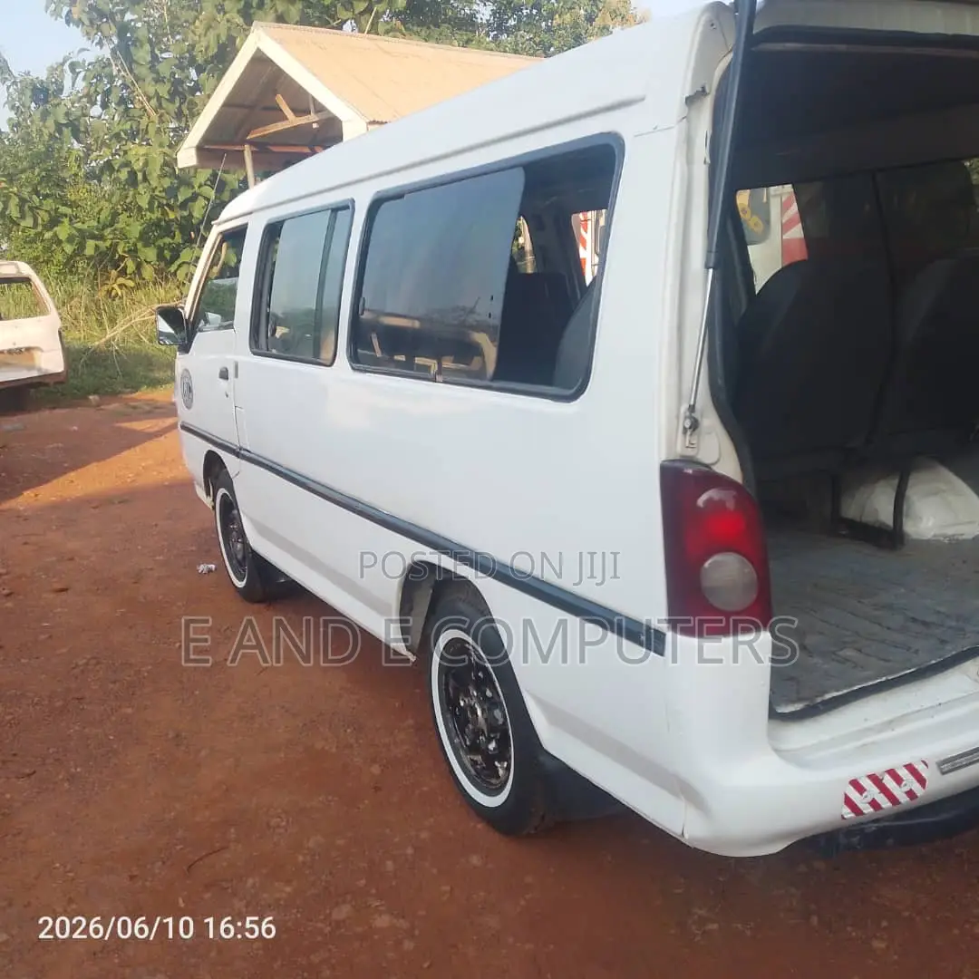 Hyundai H-100 2004 White