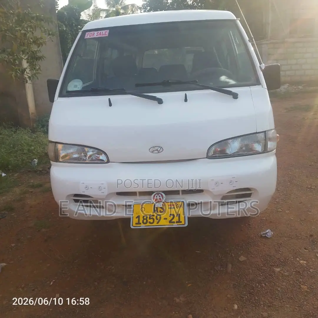 Hyundai H-100 2004 White