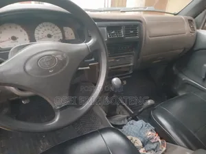 Toyota Hilux 2003 Black