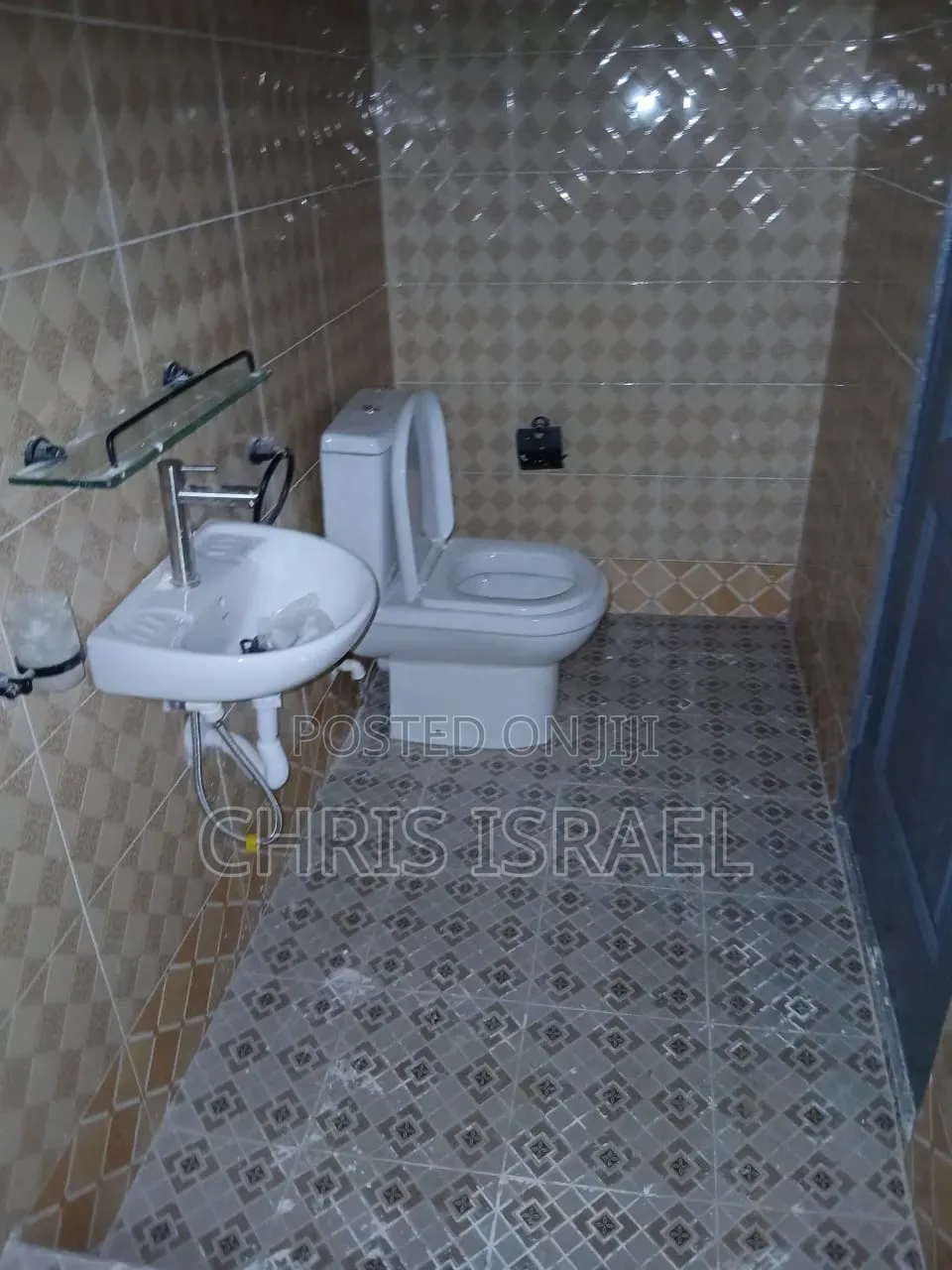 1bdrm Room & Parlour in Malejor for rent