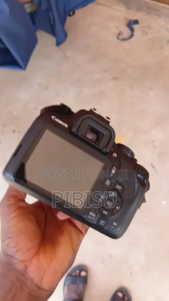 Canon 2000d or T7