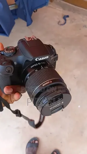 Canon 2000d or T7
