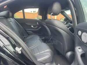 Mercedes-Benz C300 Luxury 4dr AWD 4Matic Sedan (2.0L 4cyl 7A) 2015