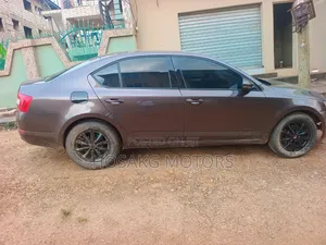 Skoda Octavia 2014 Brown