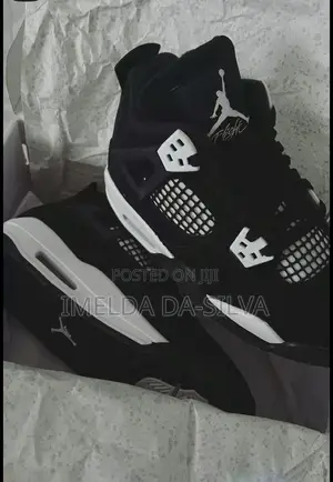 Air Jordan 4 Retro White Thunder