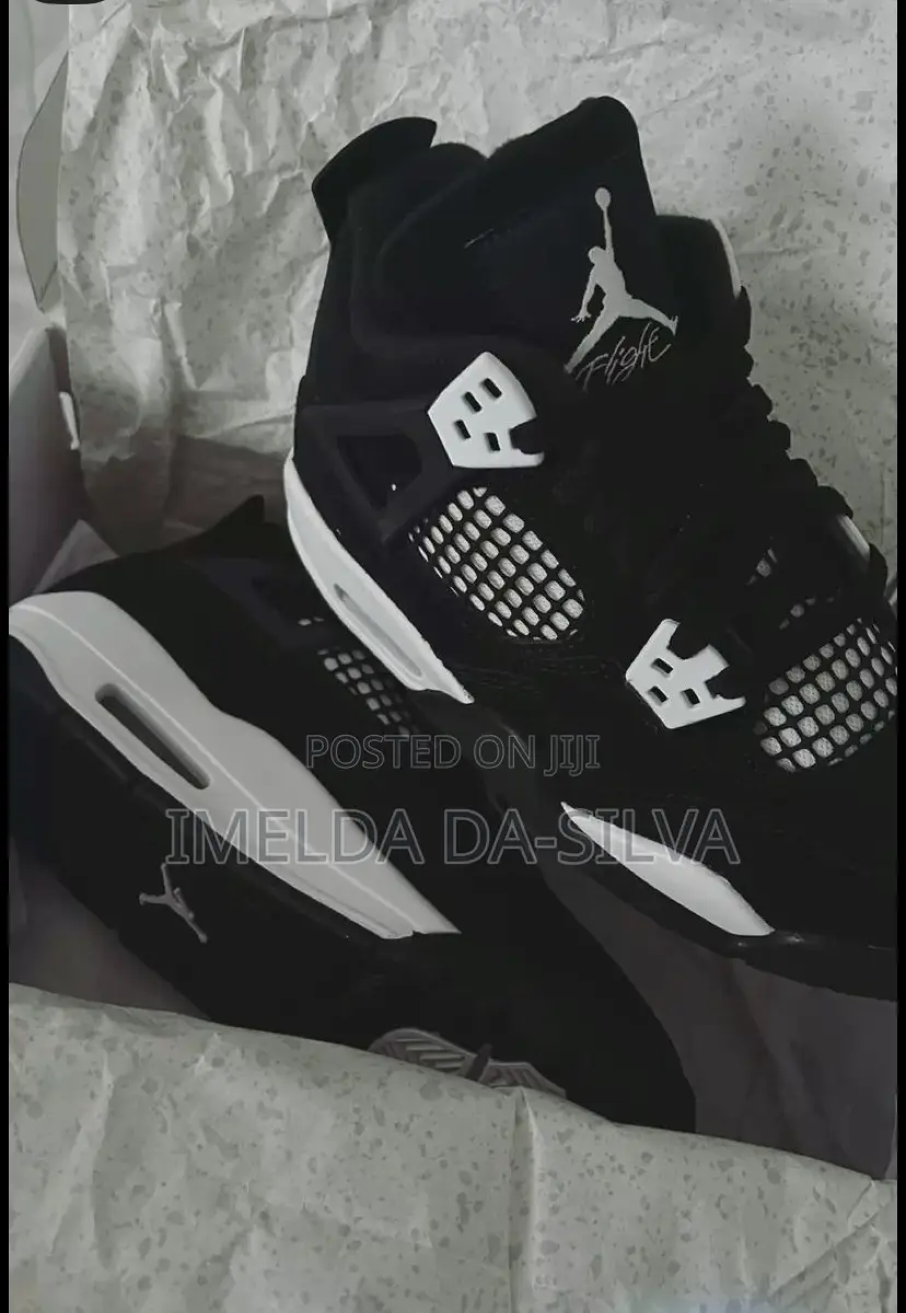 Air Jordan 4 Retro White Thunder