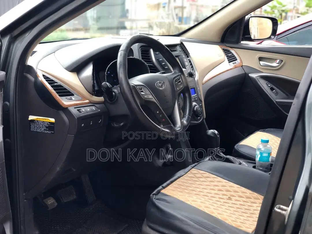 Hyundai Santa Fe Limited 4dr SUV (3.3L 6cyl 6A) 2015