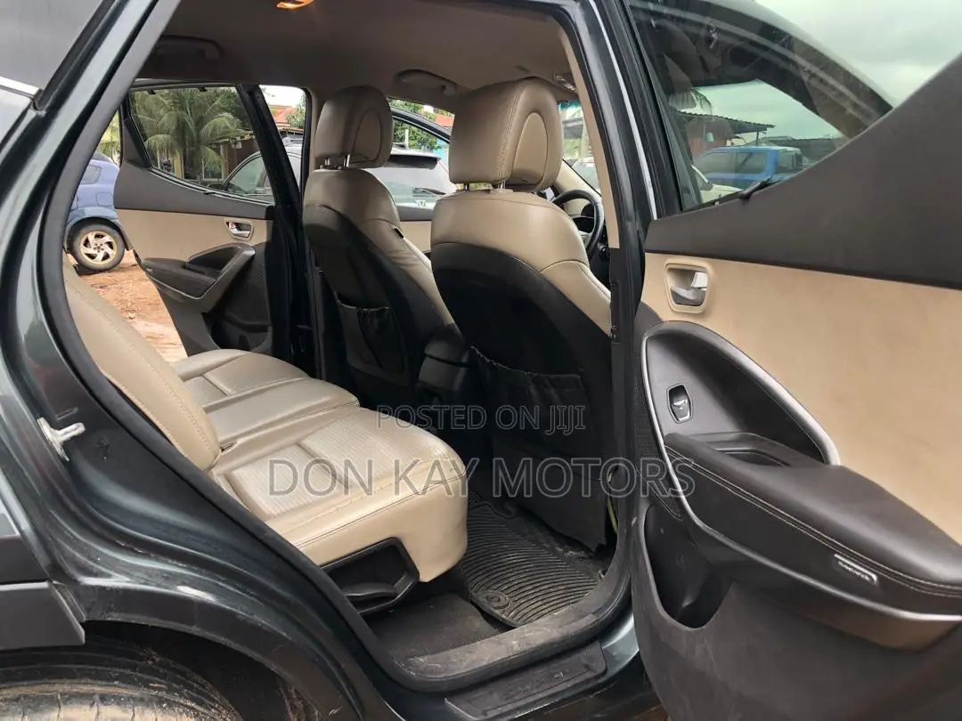 Hyundai Santa Fe Limited 4dr SUV (3.3L 6cyl 6A) 2015