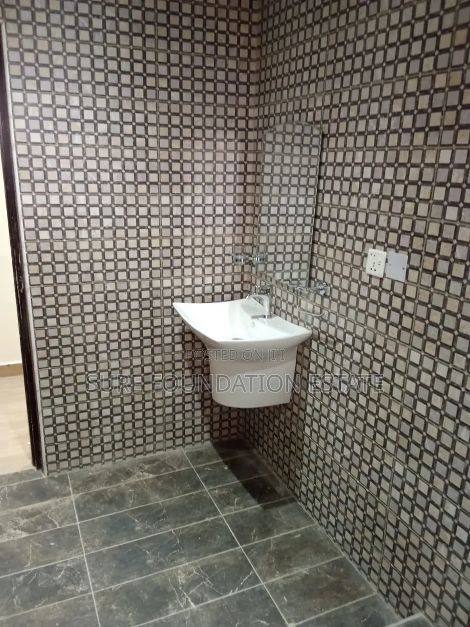 3bdrm Apartment in Dansoman for rent
