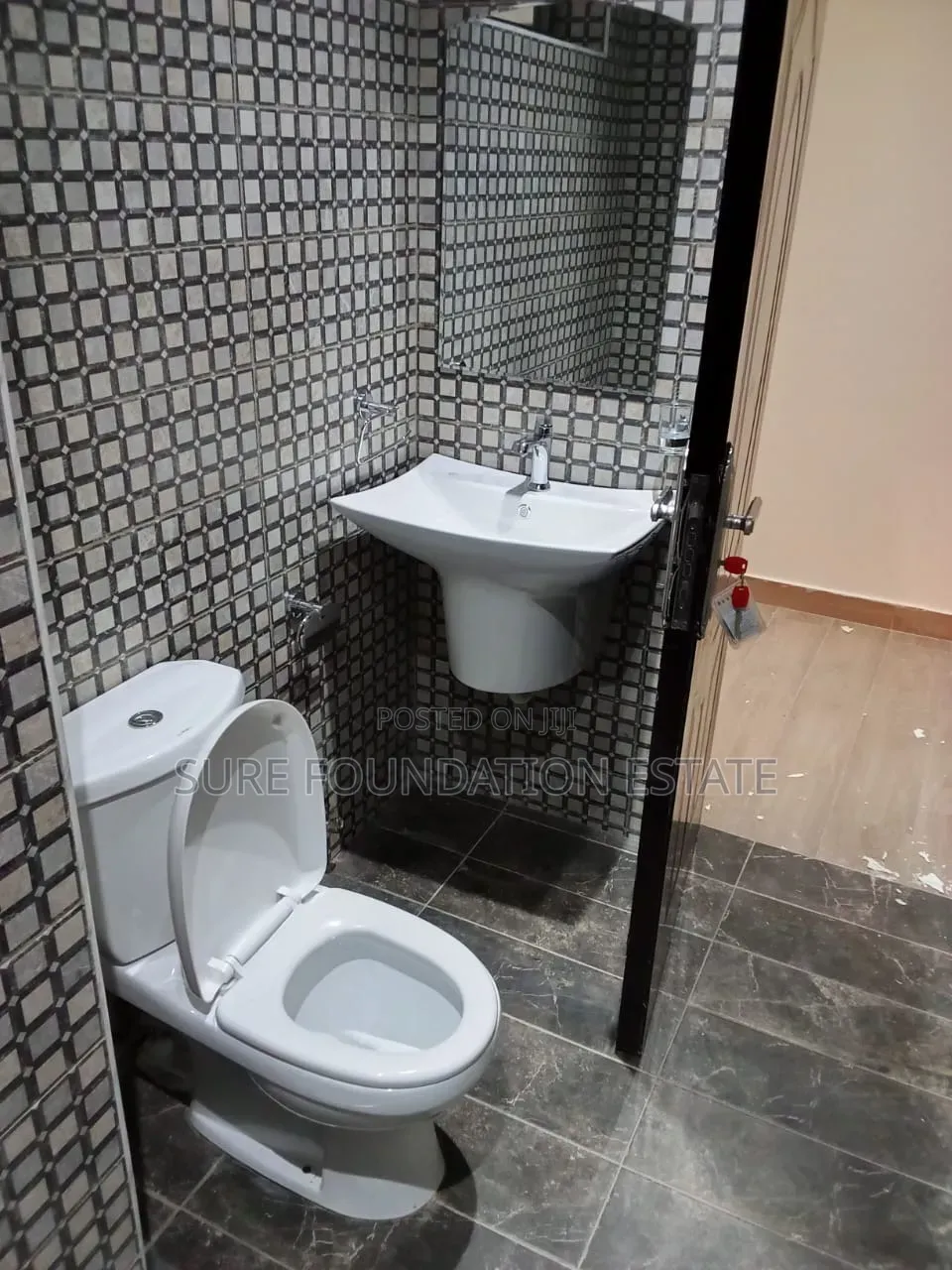 3bdrm Apartment in Dansoman for rent