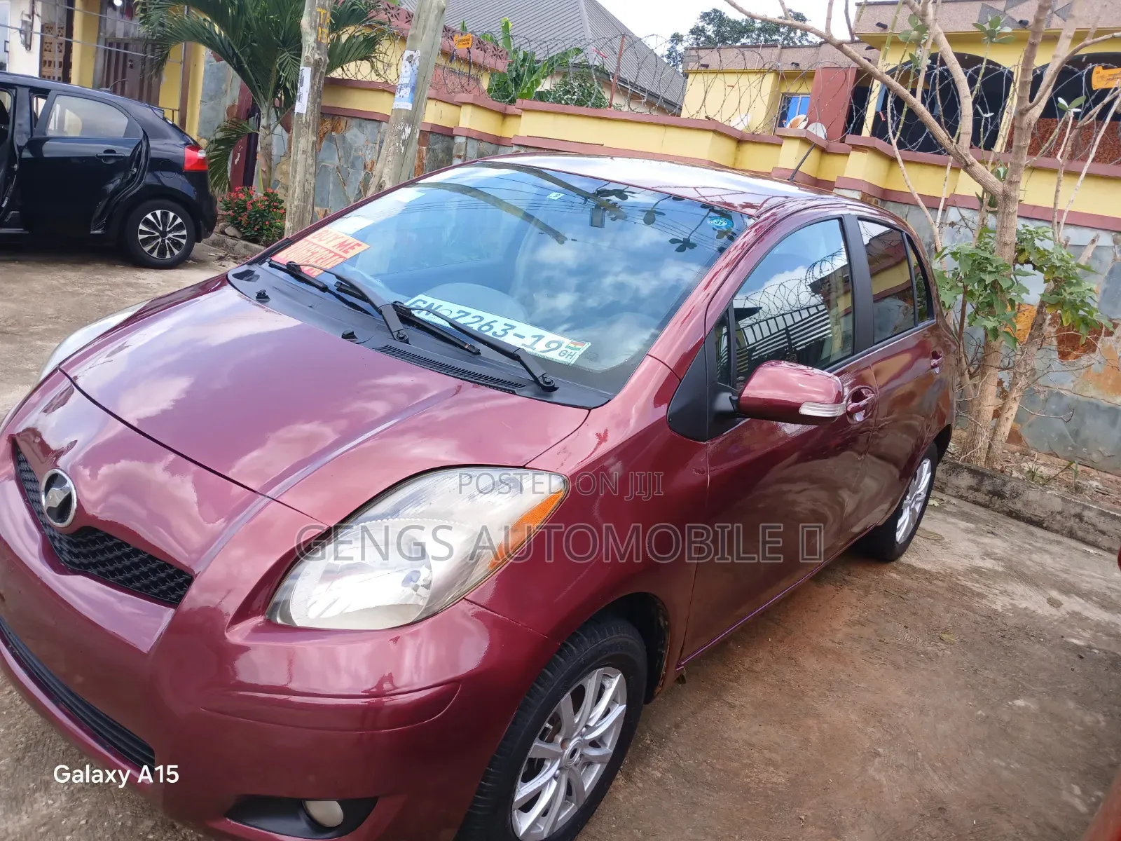 Toyota Vitz 2010 Red