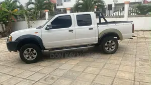 Nissan Hardbody 2018 White