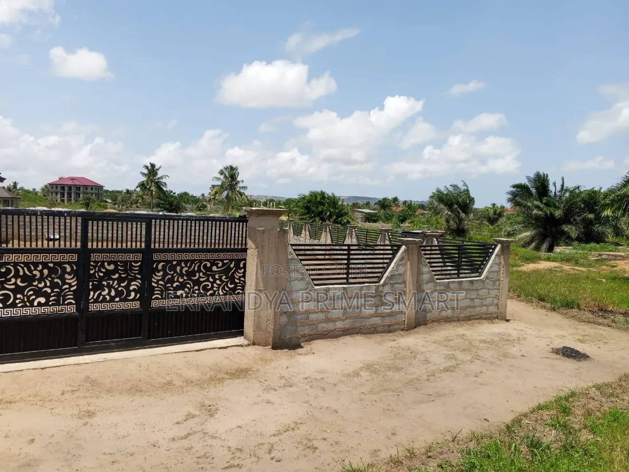 5bdrm House in Afuaman, Manhean for sale