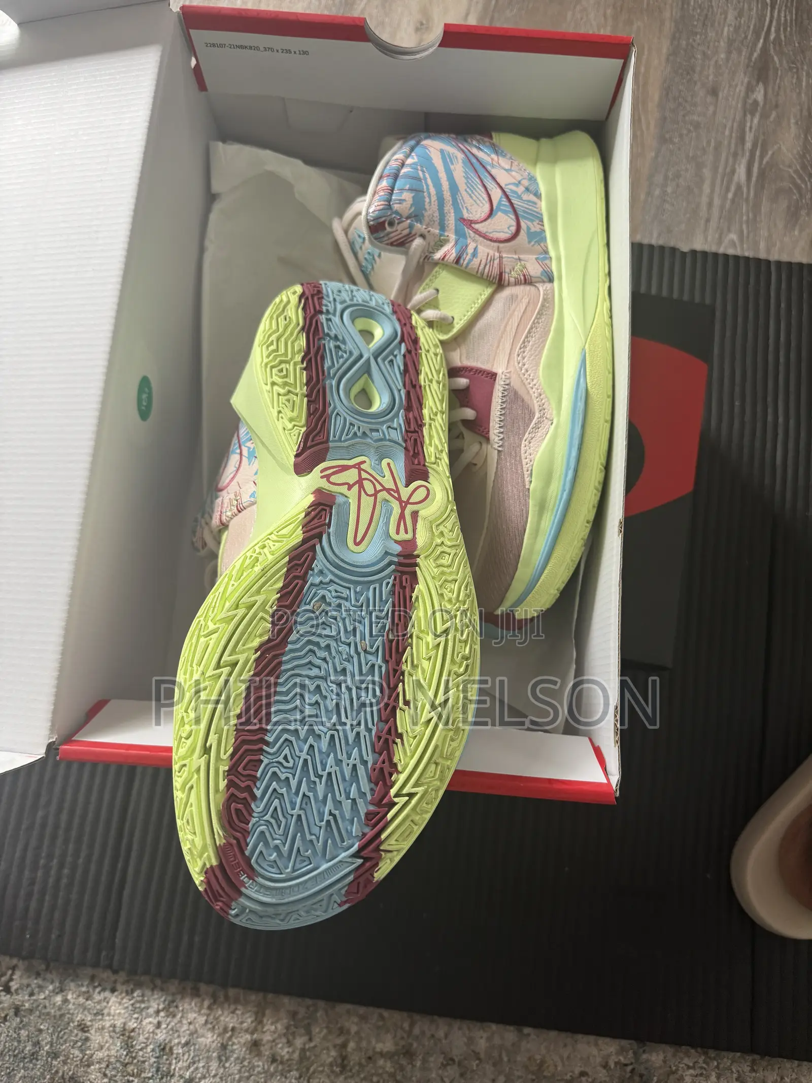 Kyrie Infinity Basketball Sneakers