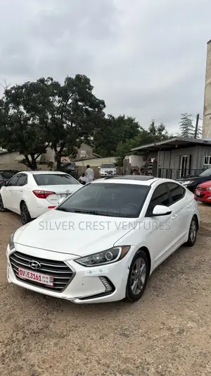 Hyundai Elantra Limited Sedan FWD (2.0L 4cyl 6A) 2017 White