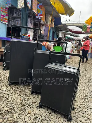 Premium Quality Executive Anticrake Luggages With Cup Holder