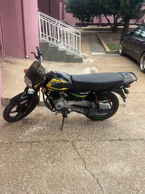 Bajaj Boxer 150 UG 2024