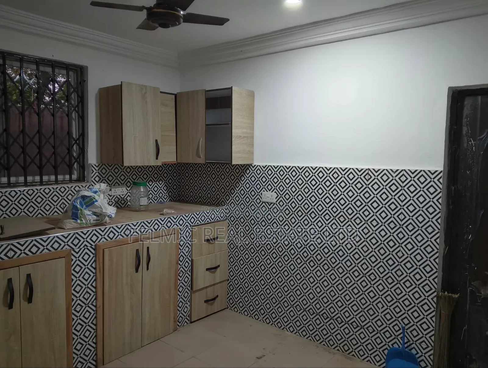 5bdrm Duplex in Felmic Real Estate, Amasaman for rent