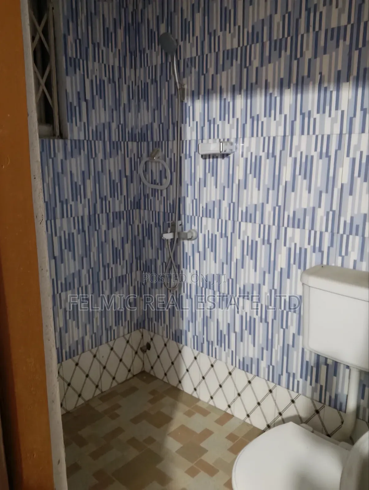 5bdrm Duplex in Felmic Real Estate, Amasaman for rent