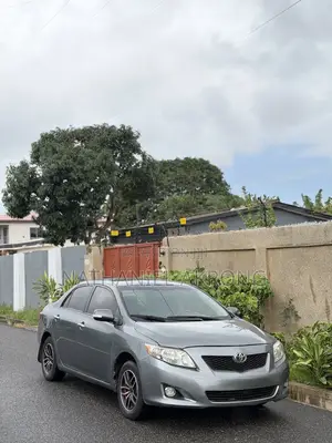 Toyota Corolla 2010 Silver