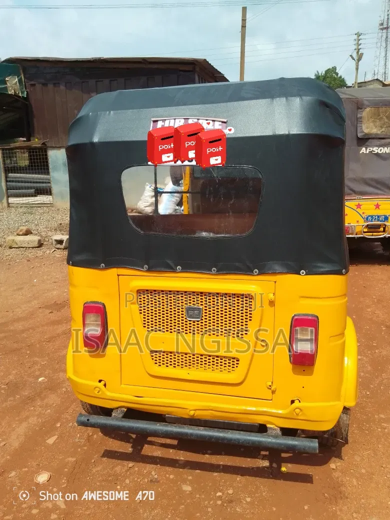 Bajaj RE 2022 Yellow