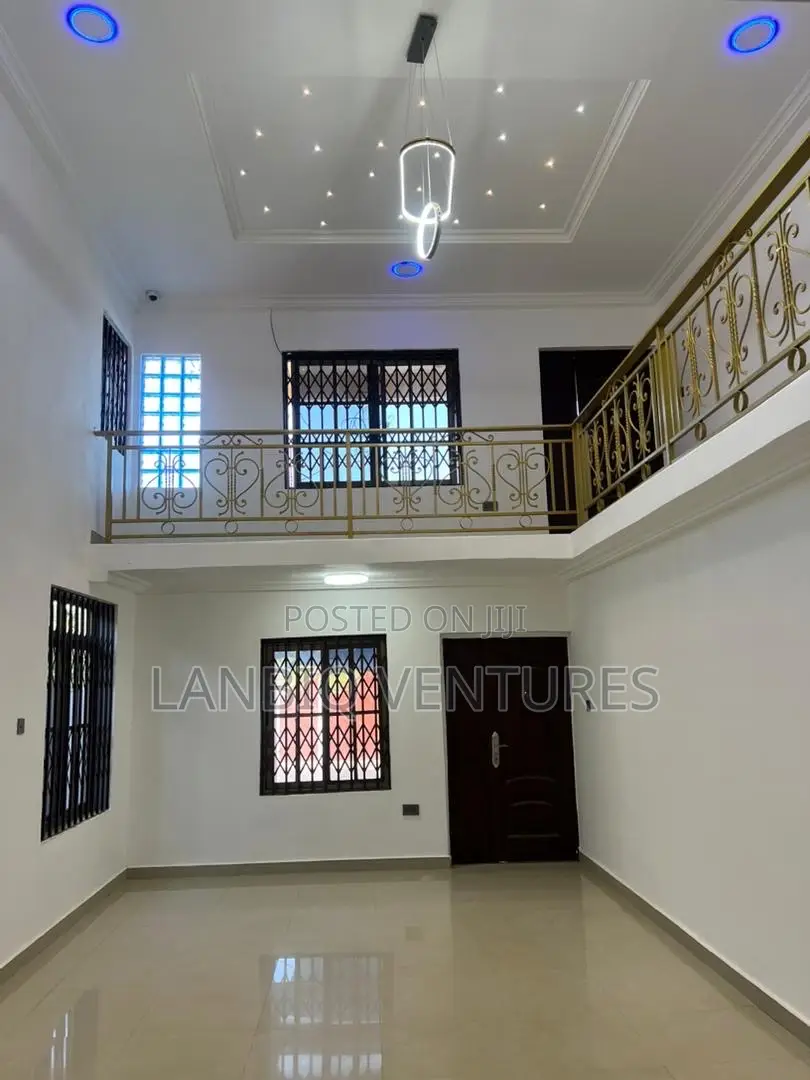 4bdrm House in Ashomang Estate for sale