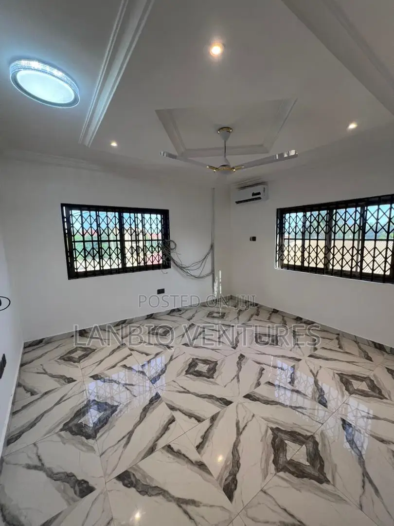4bdrm House in Ashomang Estate for sale