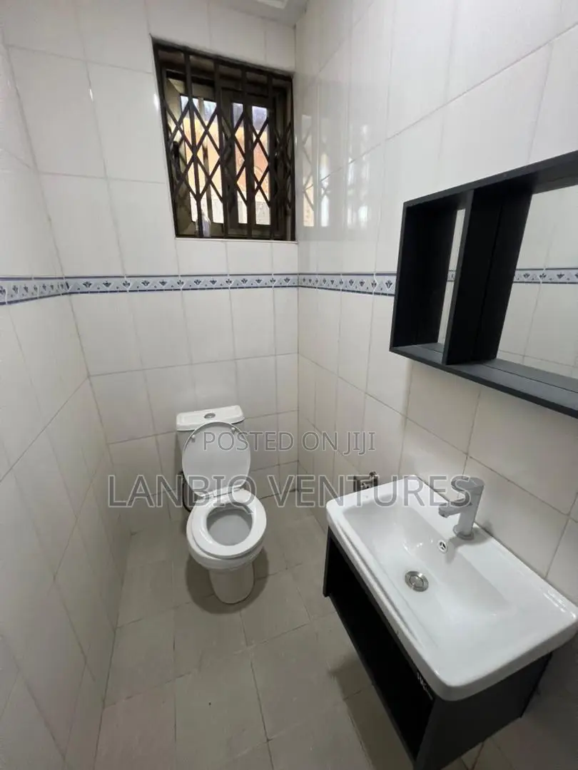 4bdrm House in Ashomang Estate for sale