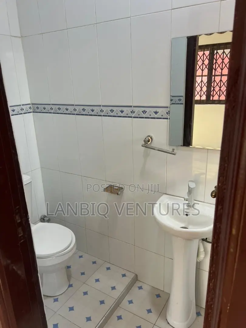 4bdrm House in Ashomang Estate for sale