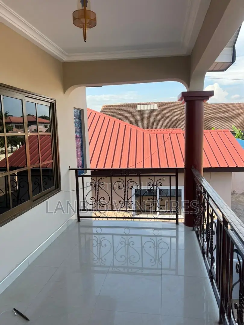 4bdrm House in Ashomang Estate for sale