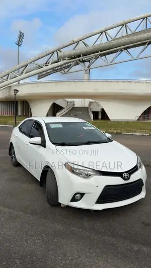 Toyota Corolla LE 4dr Sedan (1.8L 4cyl CVT) 2016 White