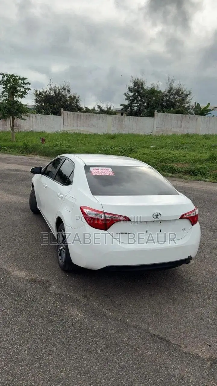 Toyota Corolla LE 4dr Sedan (1.8L 4cyl CVT) 2016 White