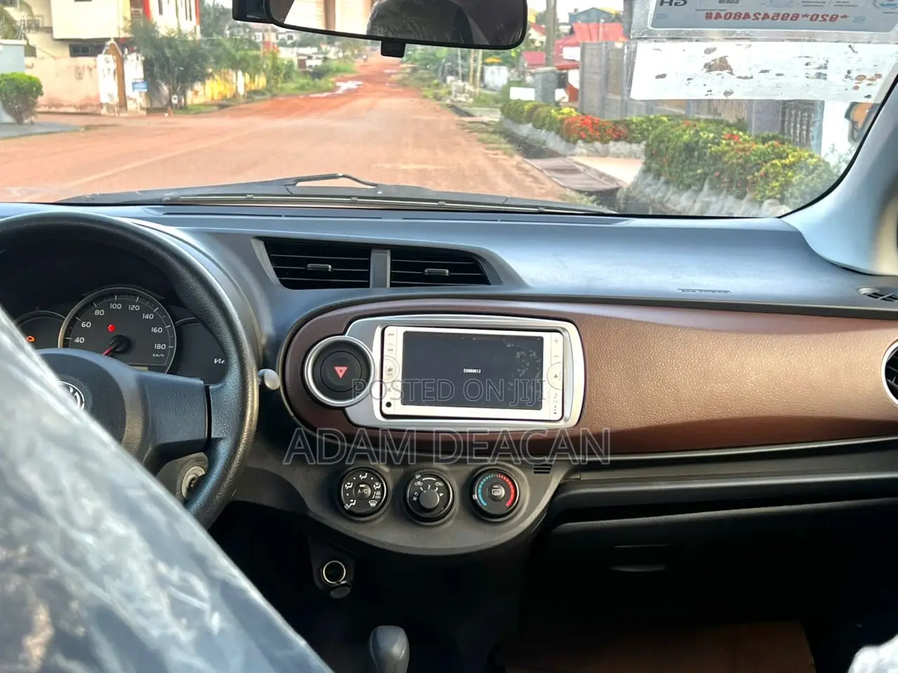 Toyota Vitz 2014