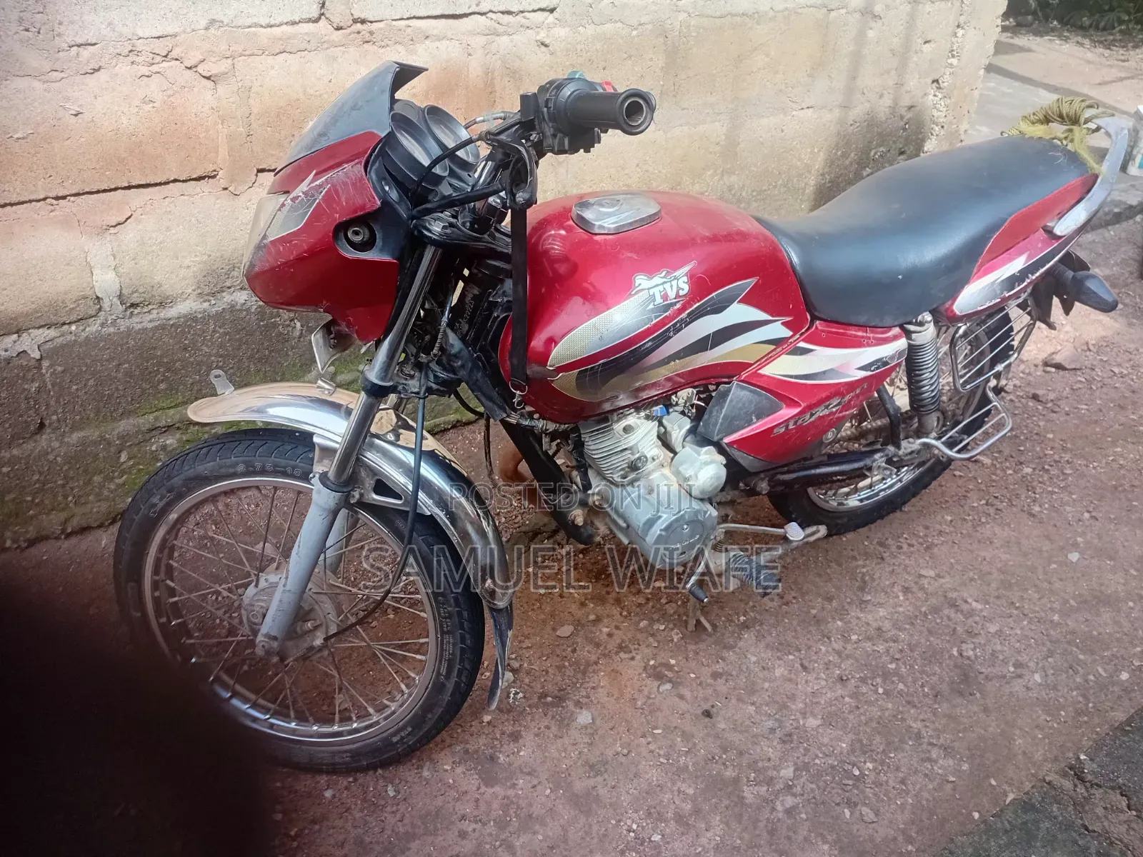 TVS HLX 125 2012 Red