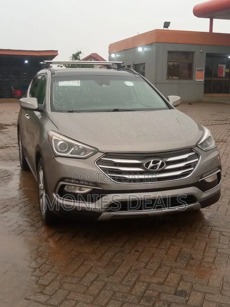 Hyundai Santa Fe SE AWD 2017 Brown